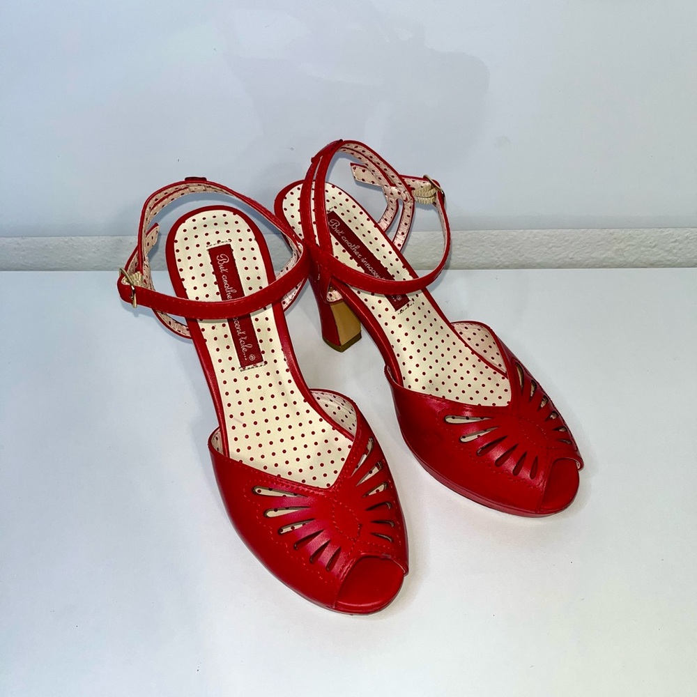But Another Innocent Tale Chic Red Strappy Heels 6.5